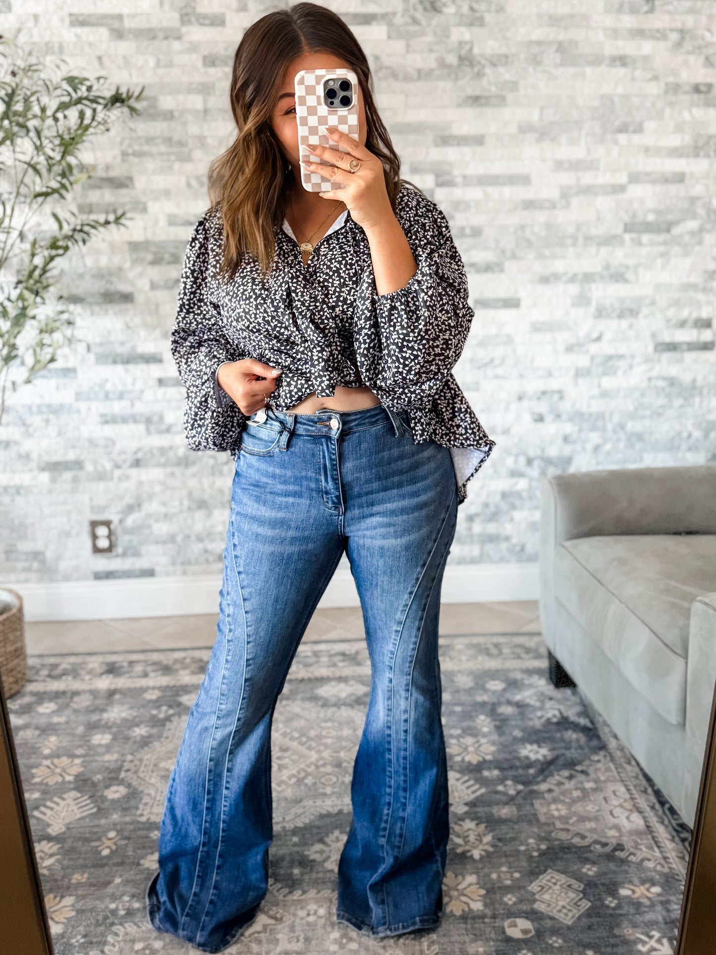 JUDY BLUE MID RISE FLIRTY SEAM FLARES