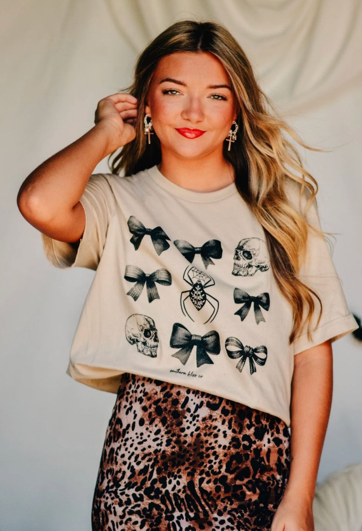 *PREORDER* BOWS & SKULLS TEE