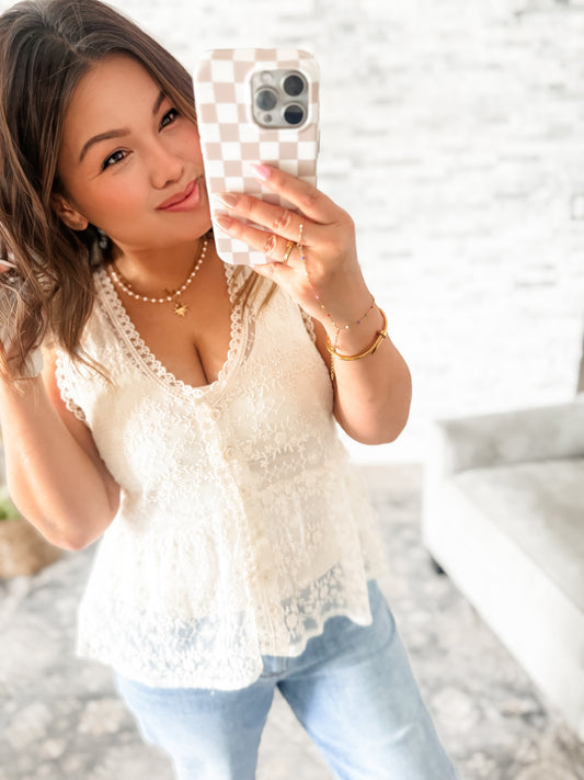 SLEEVELESS SCALLOPED TRIM LACE BUTTON TOP