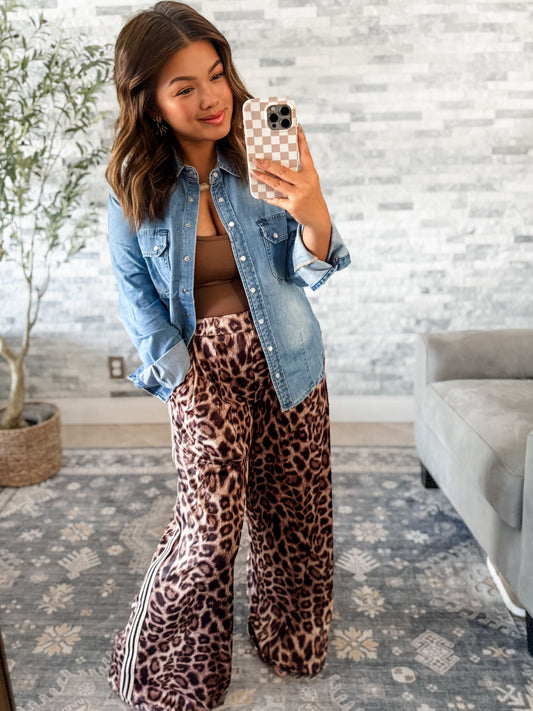 HADDIE SILKY SOFT WIDE LEG CHEETAH SIDE STRIPE PANTS