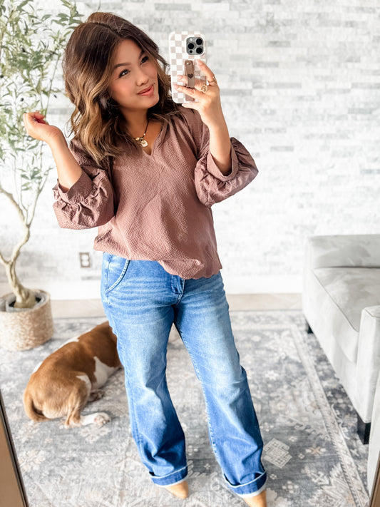 TEXTURED BALLOON SLEEVE BLOUSE in CHOCOLATE