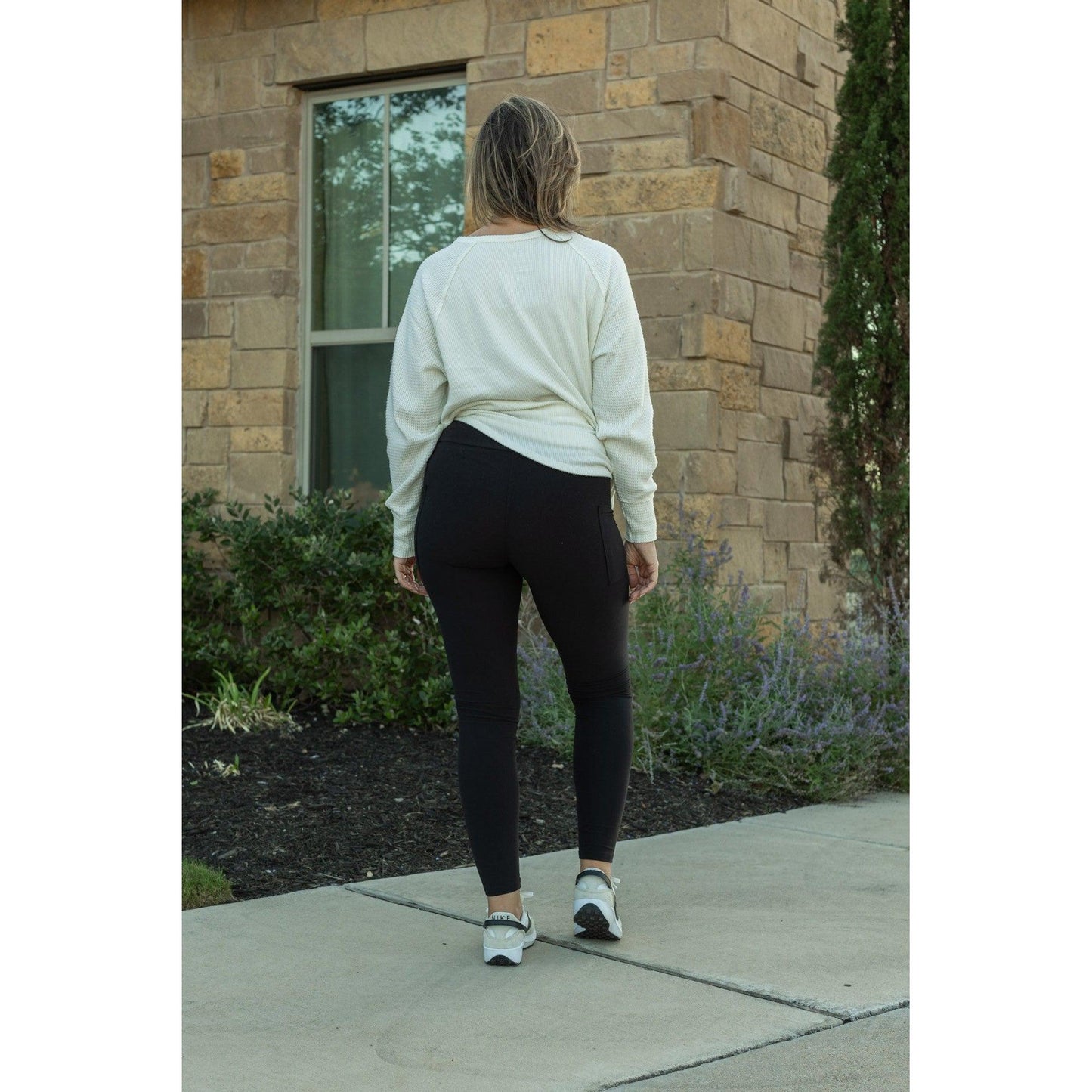 BLACK FLEECE LINED LEGGINGS w/ POCKETS