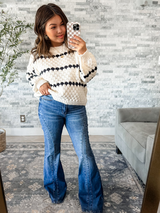 JUDY BLUE MID RISE FLIRTY SEAM FLARES