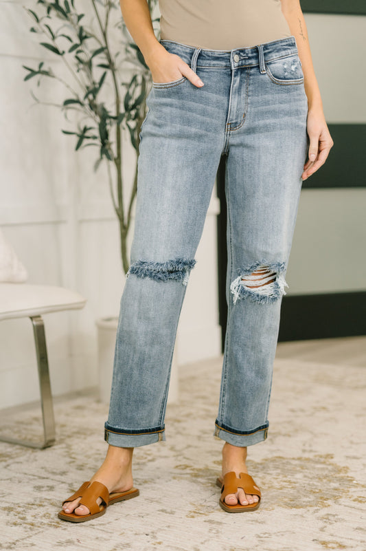 JUDY BLUE MID RISE CUFFED & DESTROYED BOYFRIEND JEANS