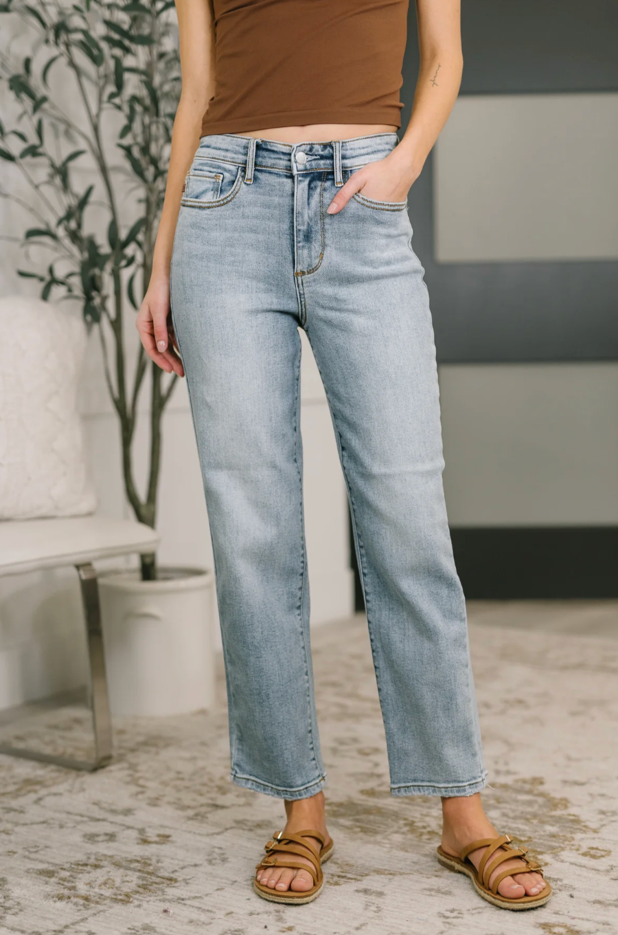 JUDY BLUE HIGH RISE LIGHT WASH ANKLE STRAIGHT JEANS