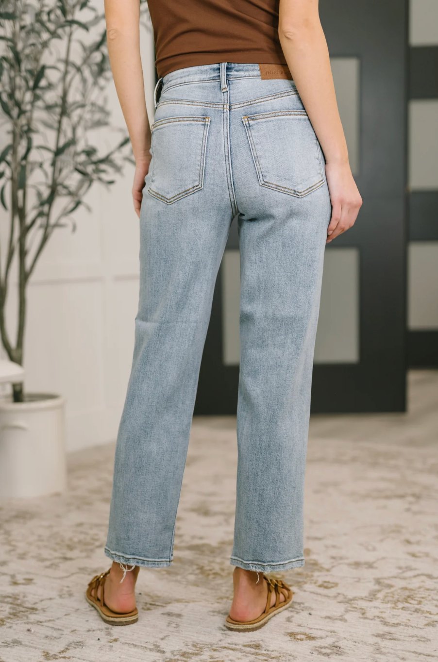 JUDY BLUE HIGH RISE LIGHT WASH ANKLE STRAIGHT JEANS