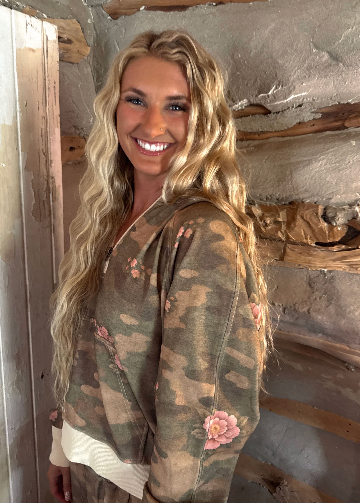 *PREORDER* CAMO & BUTTERFLIES EASY DOES IT PULLOVER