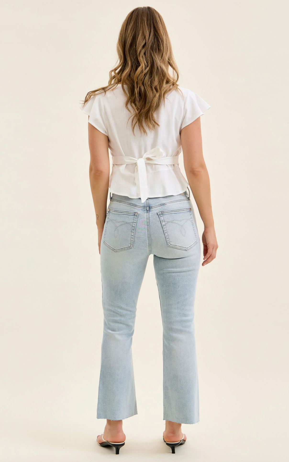 JUDY BLUE KICK FLARE CROPPED JEANS w/ RAW HEM