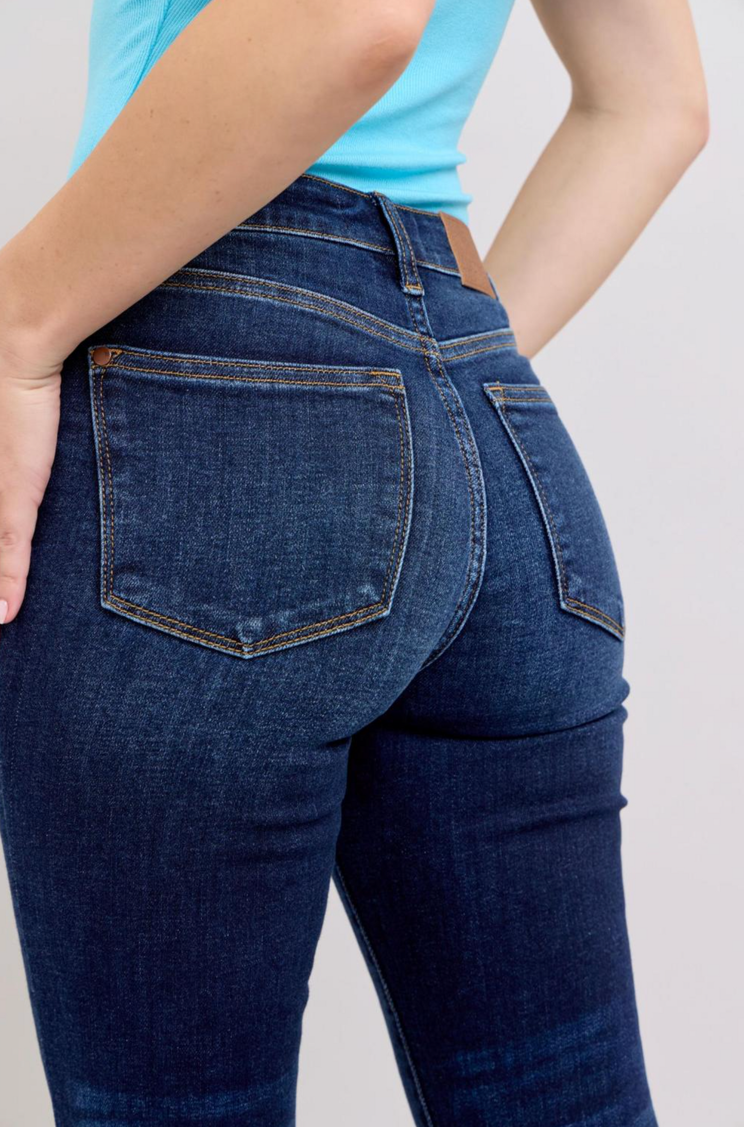 JUDY BLUE PETITE MID RISE DARK WASH BOOTCUT JEANS